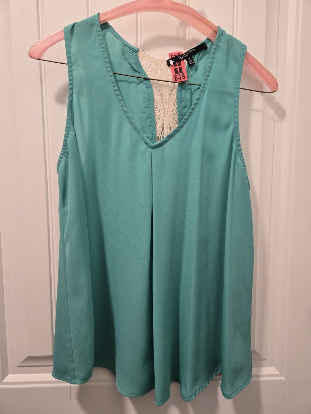 19 Cooper Turquoise Sleeveless V-Neck Lace-Back Camisole